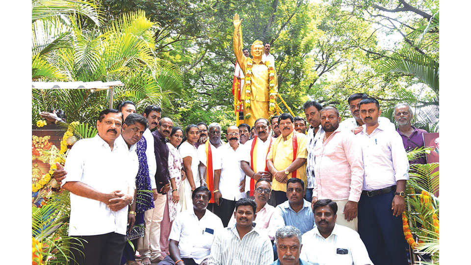 Tributes, blood donation mark Dr. Rajkumar birth anniversary