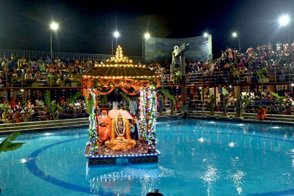 Hundreds witness Teppotsava of Sri Datta Venkateshwara at Saptarshi Sarovara
