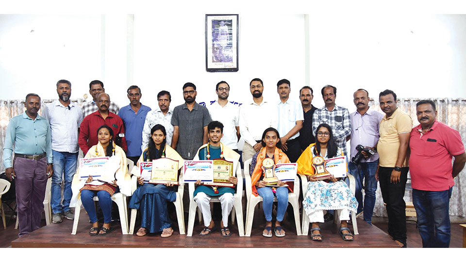 MPJA presents Dr. K.B. Ganapathy and Rajashekar Koti Memorial Pratibha Puraskar