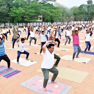 400 District Cops perform Yogasanas