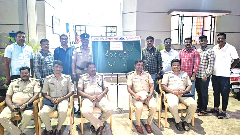 Home Nurse arrested for stealing gold jewels from senior citizens’ houses