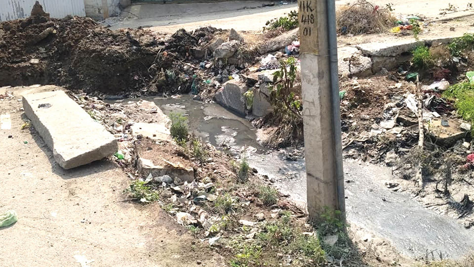Yellamma Colony continues to stink