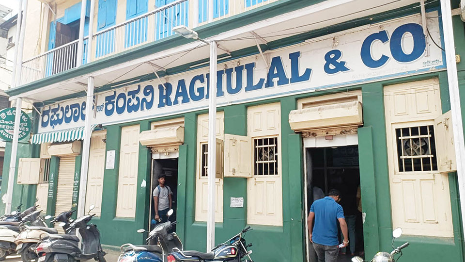Nationwide pharmacy bandh call: Poor response; medical stores stay open in city