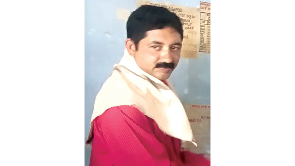 Saligrama Deputy Tahsildar found dead in Hassan lodge