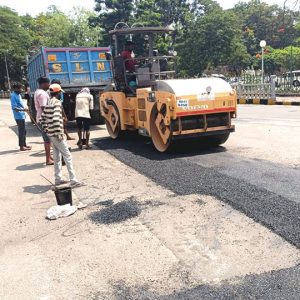 Pothole-hit roads get mere patchwork