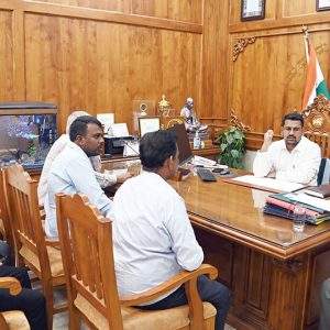 Ex-MLA meets MCC Commissioner