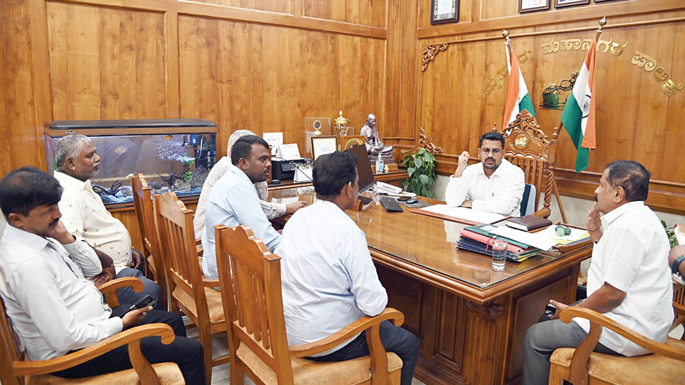 Ex-MLA meets MCC Commissioner