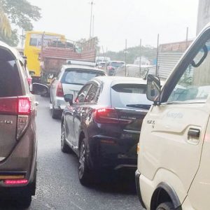 Traffic chaos at Railway Under Bridge near GRS