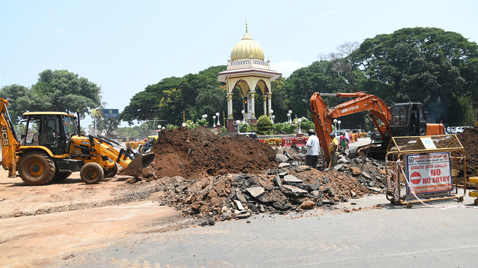 UGD pipeline laying works around JC Wadiyar Circle