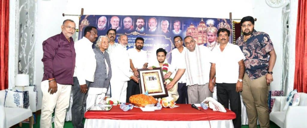 Saraswathipuram residents accord civic honour on MP