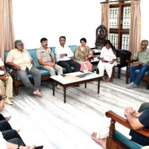 MGP urges Police, MCC to clear footpath encroachments