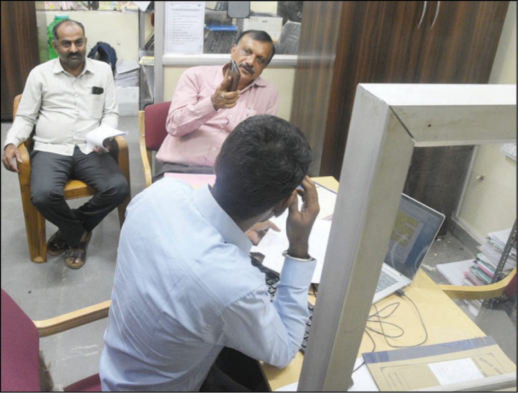 Lokayukta scans records at MCC Zonal Offices