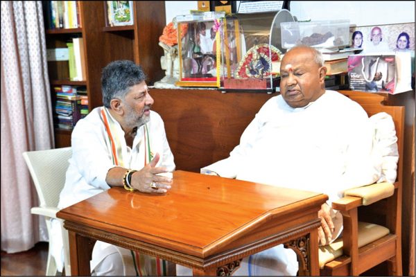 CM-designate D.K. Shivakumar invites former PM and CMs for swearing-in