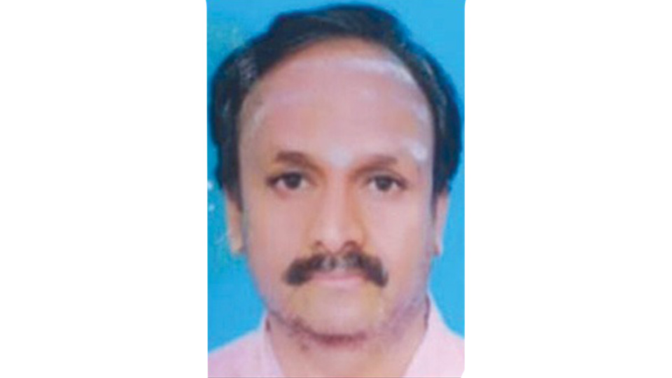Contract employee hangs self in factory premises