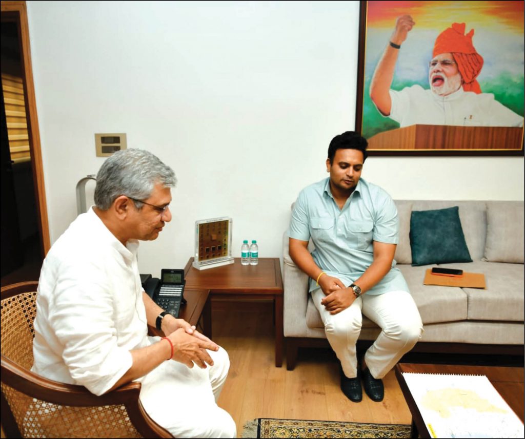 MP Yaduveer meets Union Rly. Minister