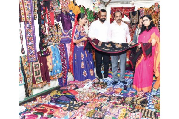 Gujarat Handicrafts Utsav begins