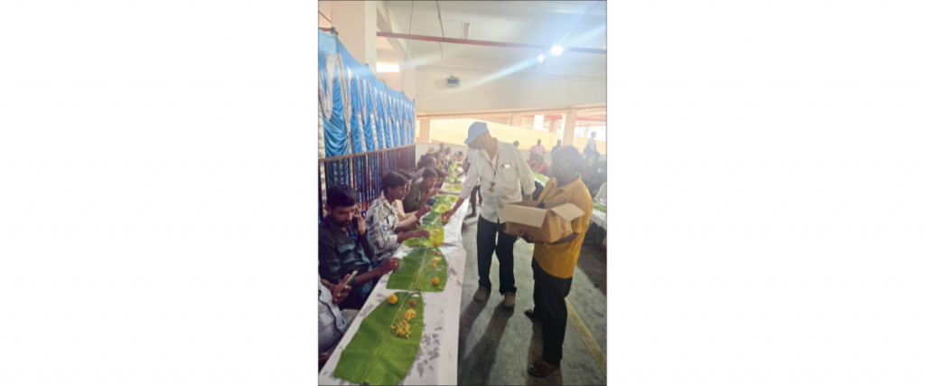 Chamundeshwari Seva Samithi distributes 35,000 laddus