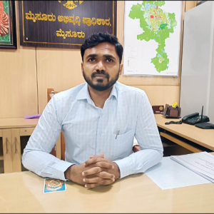 B.R. Mahesh takes charge as MDA Commissioner