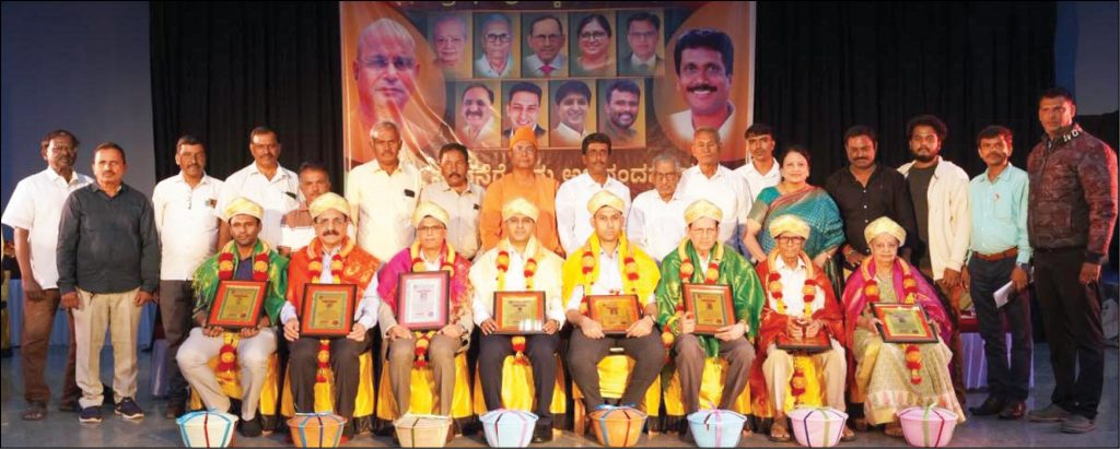 Blend of knowledge, service helps life prosper: Swami Muktidanandaji