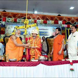 Udupi Palimaru Mutt Seer feted