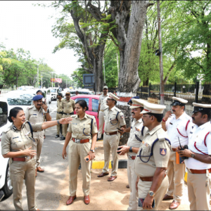 DC, top cops hold meeting; discuss arrangements as per VIP protocol