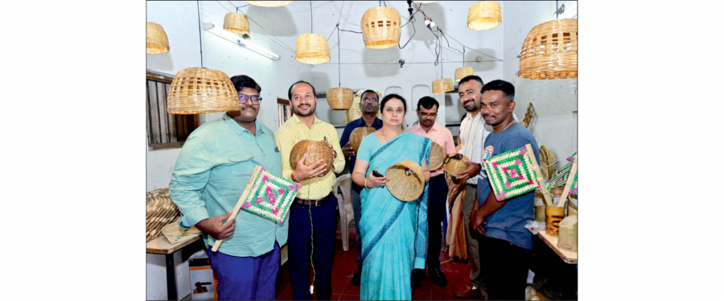 CESC MD Archana inaugurates Gandhi Shilp Bazaar at JSS Urban Haat