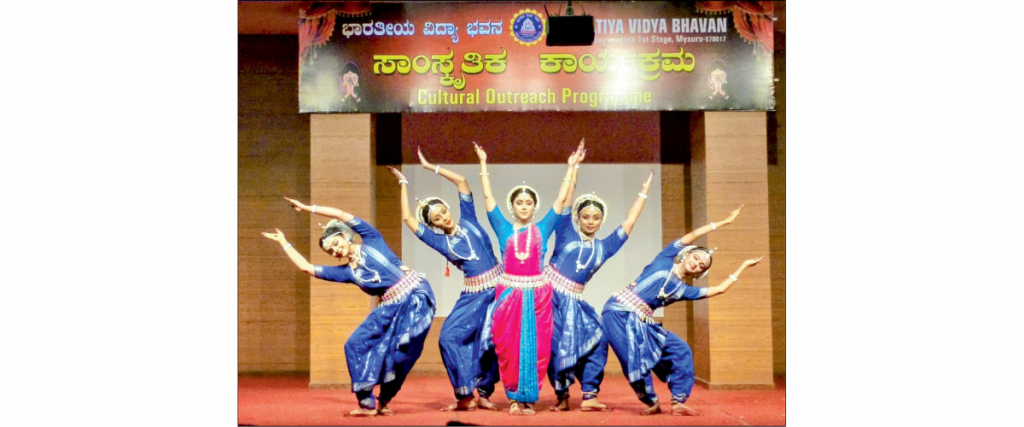 Odissi dance at BVB Mysuru Kendra