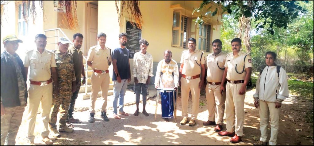 Attempt to sell tiger teeth, claw: Three arrested