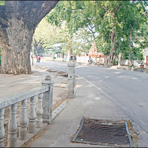 Palace environs present a sorry sight ahead of Dasara