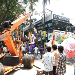 Despite ban, PoP Ganesha idols make their way into city