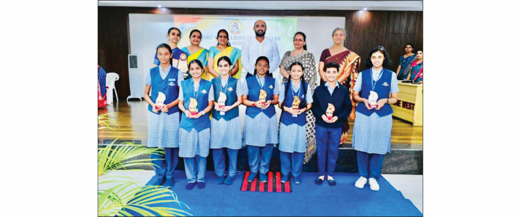 Winners of inter-school patriotic songs singing contest