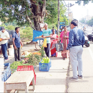 Operation Footpath: Make alternative arrangements for vendors at ‘Raitha Santhe’