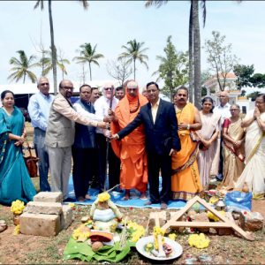 Suttur Seer lays foundation for Bhavan’s Vidya Mandir at Yelwal