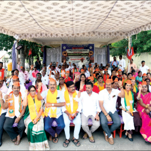 BJP’s stir against Minister B. Nagendra continues