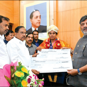 CM fetes para athlete K.S. Shilpa, hands over Rs. 20 lakh cheques