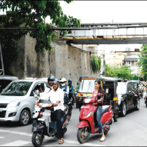 Narrow Railway underbridge: Motorists face problems