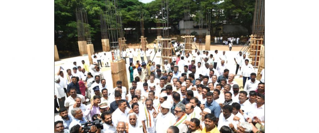 Former CM inspects construction of new block at Congress Bhavan