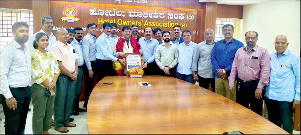 State Hotel Owners’ Association Vice‑President felicitated