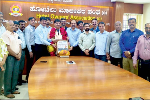 State Hotel Owners' Association Vice‑President felicitated