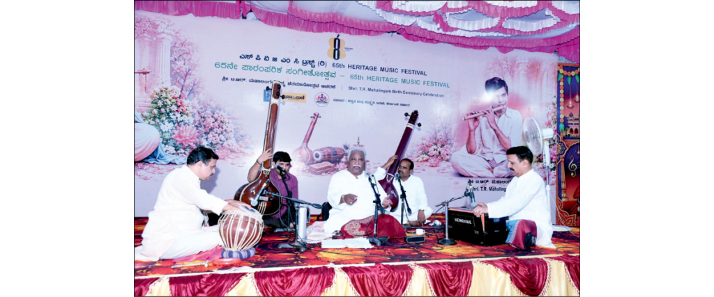 Pt. Venkatesh Kumar sings at 8th Cross Pandal