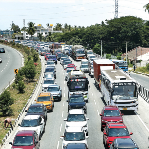 Extended Gowri-Ganesha weekend: Traffic crawls at Toll Plazas on Mysuru-Bengaluru Highway