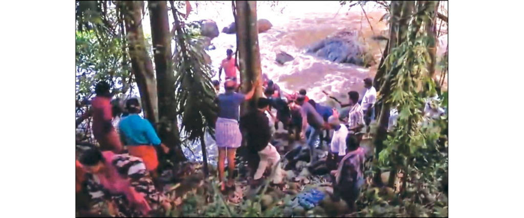 Heavy rains, flash floods, landslides claim nine lives in Keralam