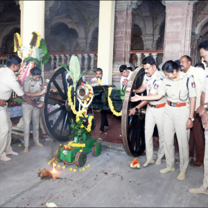 11 Palace cannons get traditional puja