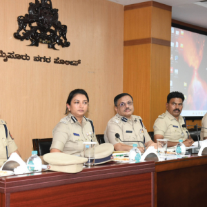 Dasara bandobust: DG&IGP holds meeting in city