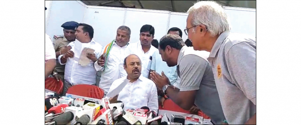Team Mysuru seeks security for migrant Dasara vendors