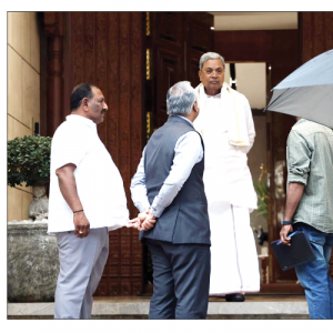 Chief Minister, Home Minister call on ex-CM Siddu at his Mysuru house