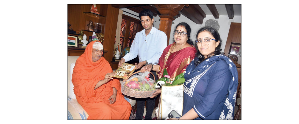 suttur seer invited for dasara