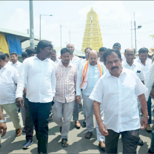 Dr. Yathindra takes stock of Dasara venue works