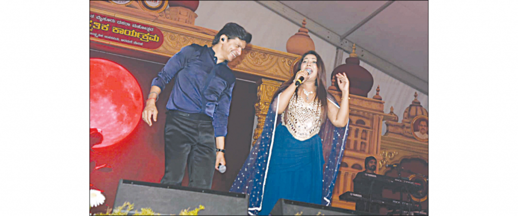 Shaan charms Mysore Palace crowd with musical mix  