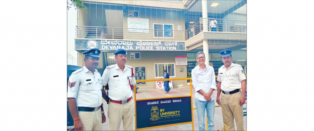 RV University, Mysuru Campus, donates 20 barricades to Devaraja Traffic Police